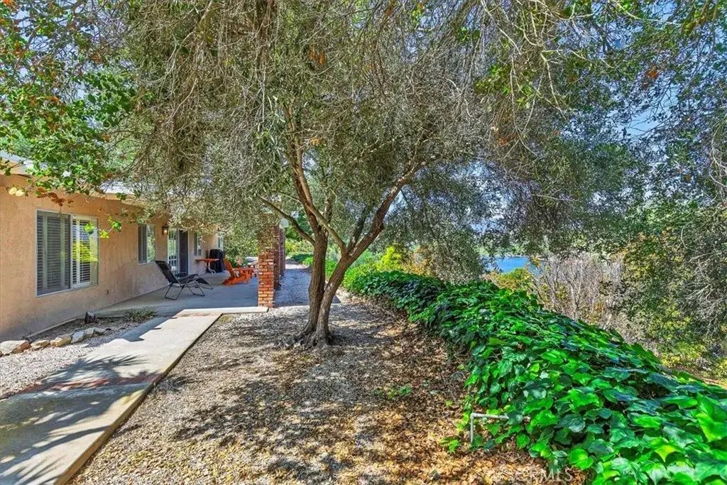 40057 S Shore Road, Fallbrook