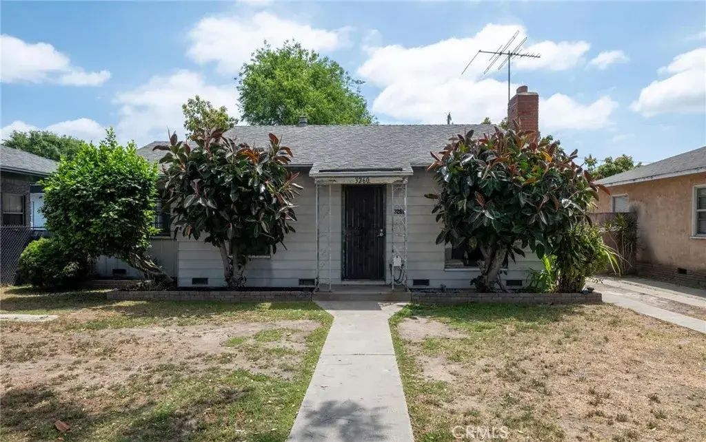 3260 Oregon Avenue, Long Beach