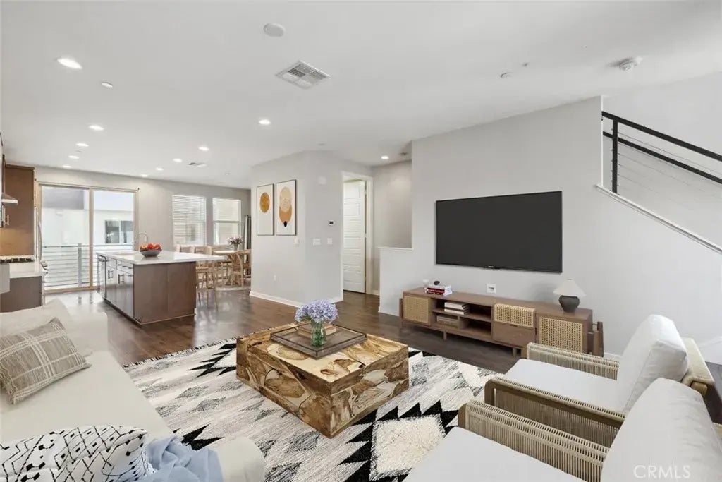 19505 Empire Lane, Northridge