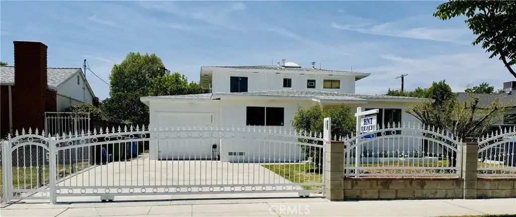 7019 Chimineas Avenue, Reseda