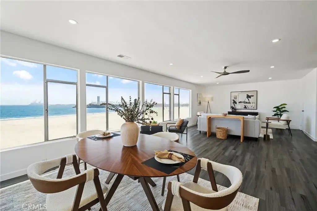 21 7th Place 408, Long Beach