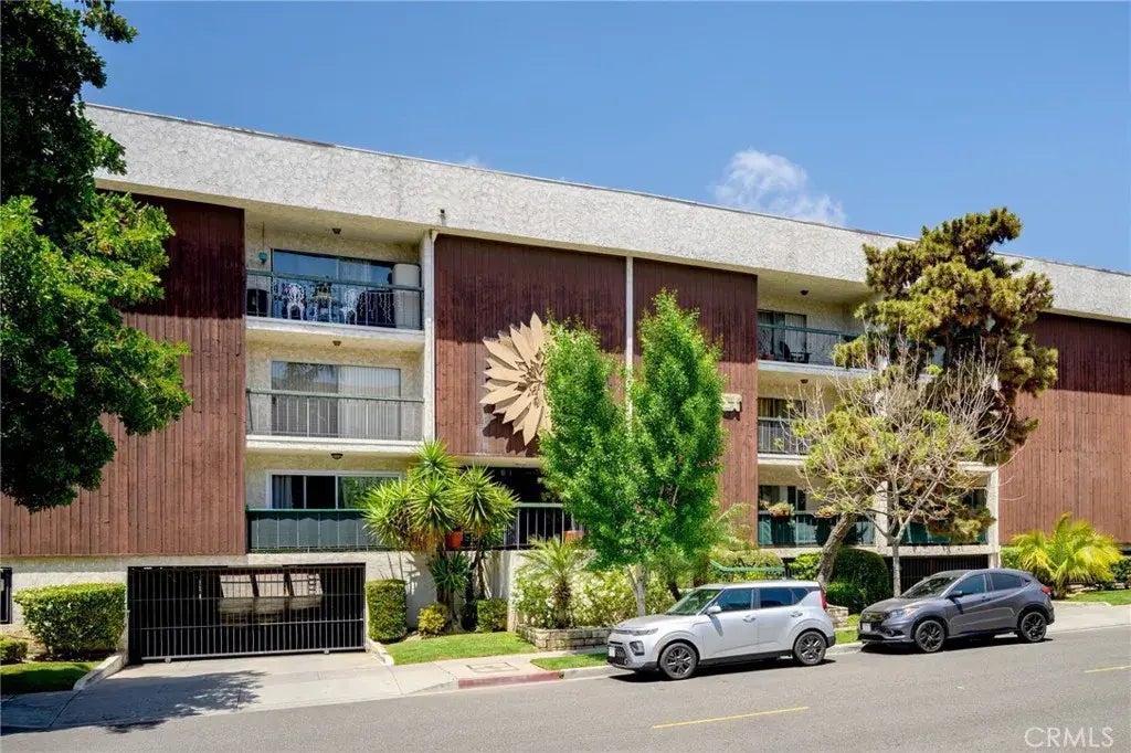 333 Burchett Street 106, Glendale