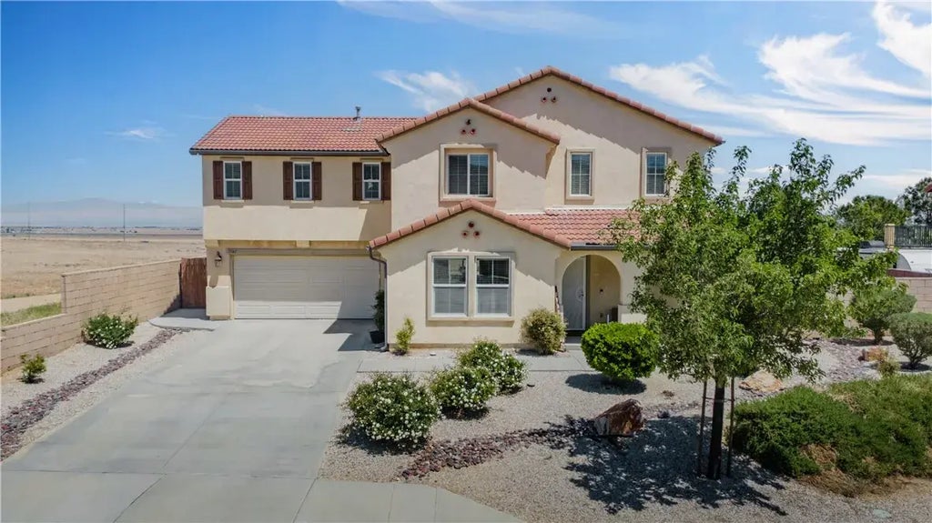 7161 Hemlock Avenue, Lancaster