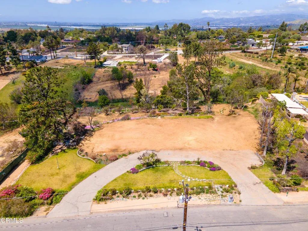 99 Cerro Crest, Camarillo