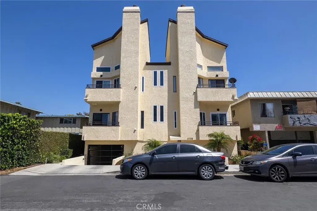 11722 Avon Way 204, Los Angeles