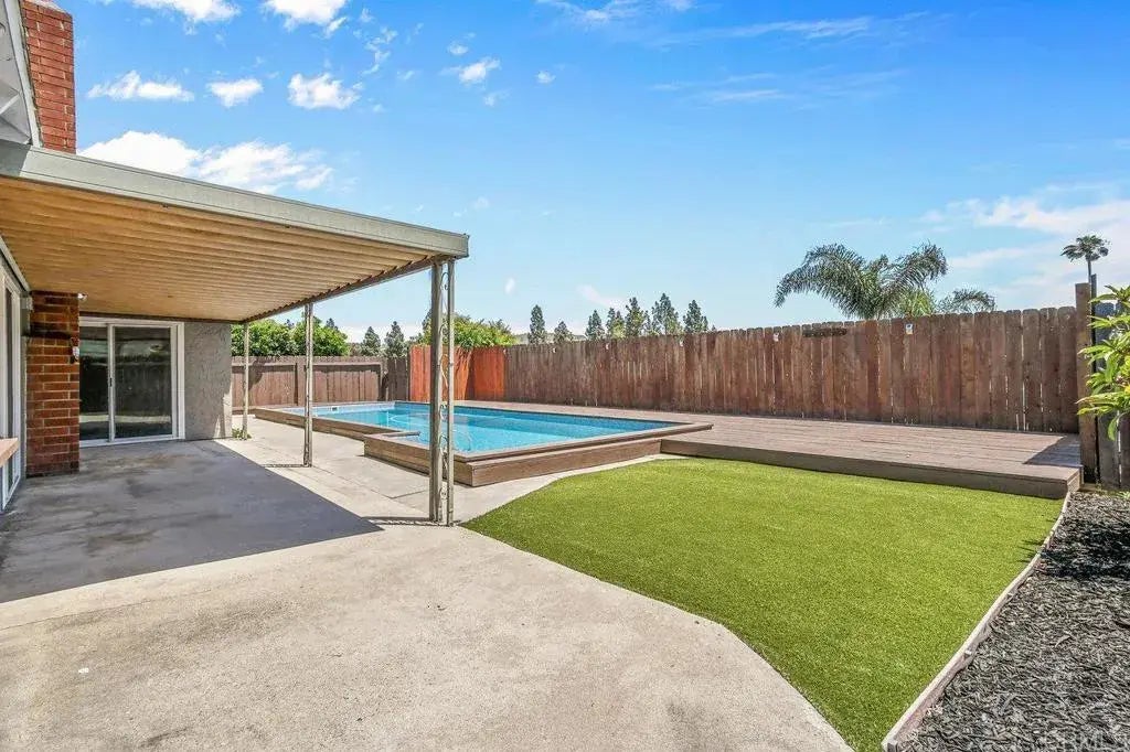 12443 Danes Road, Poway