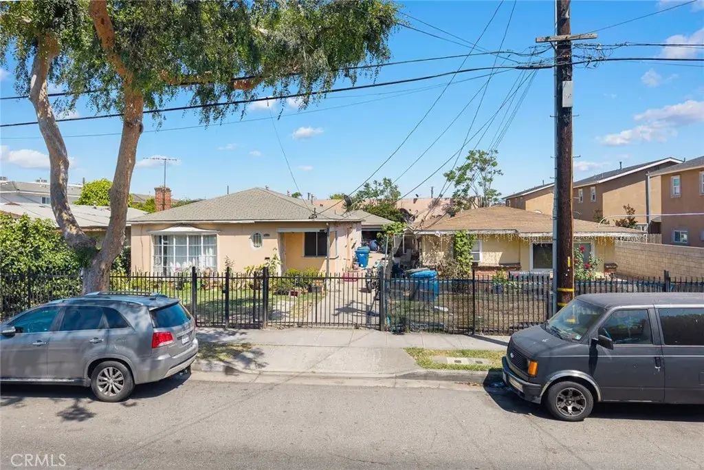 932 S Montebello Boulevard, Montebello