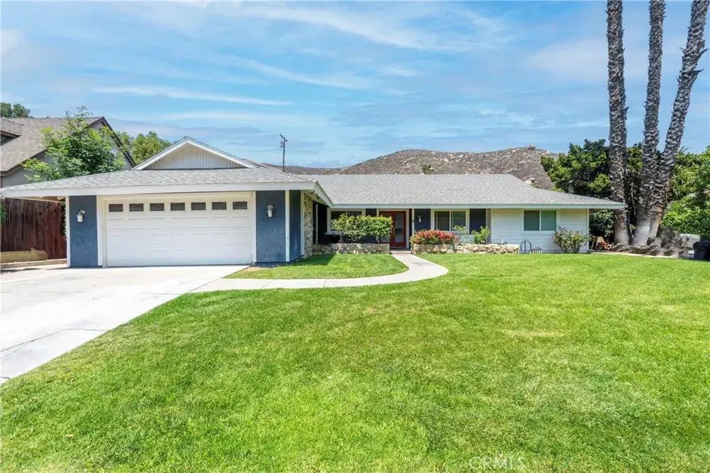 5541 Peacock Lane, Riverside
