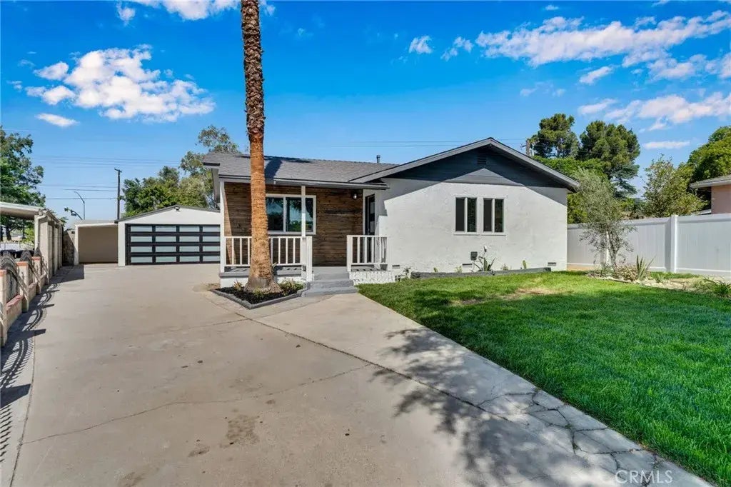 8332 Cherimoya Avenue, Fontana