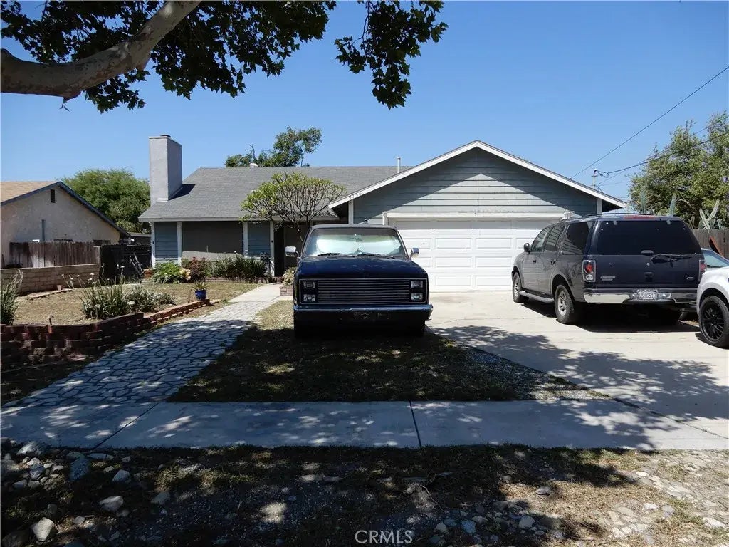 9756 Elm Avenue, Fontana