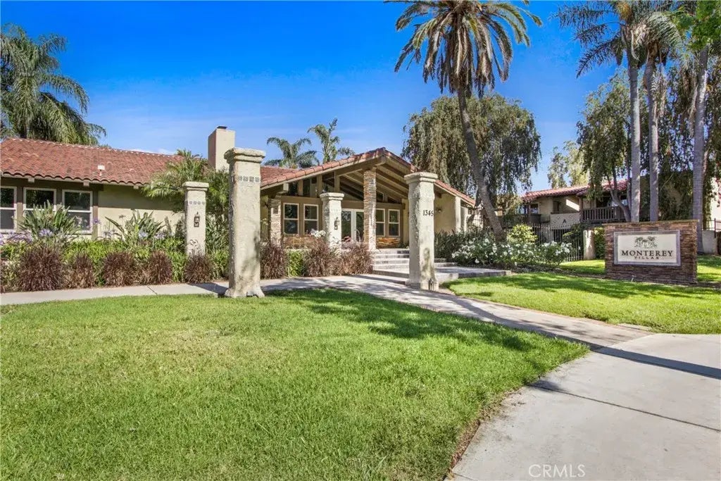 1345 Cabrillo Park Drive J08, Santa Ana