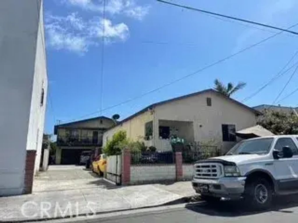 221 W 10th Street, San Pedro