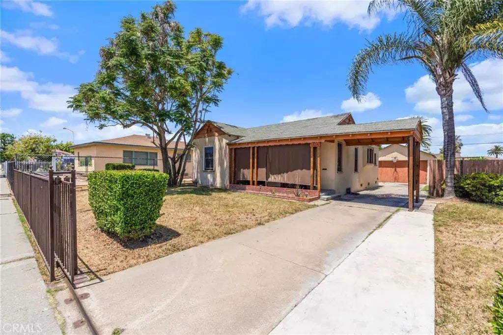 1415 W 104th Street, Los Angeles