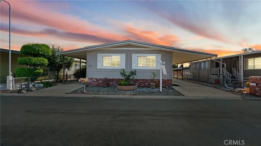 1387 Orangewood, Corona