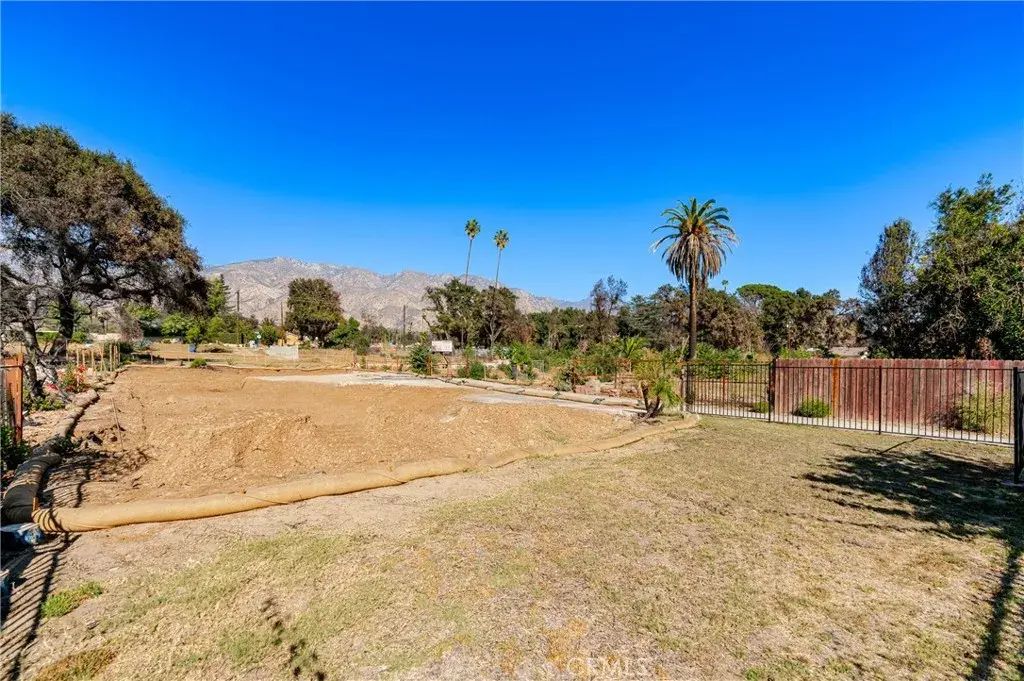 95 E Calaveras, Altadena