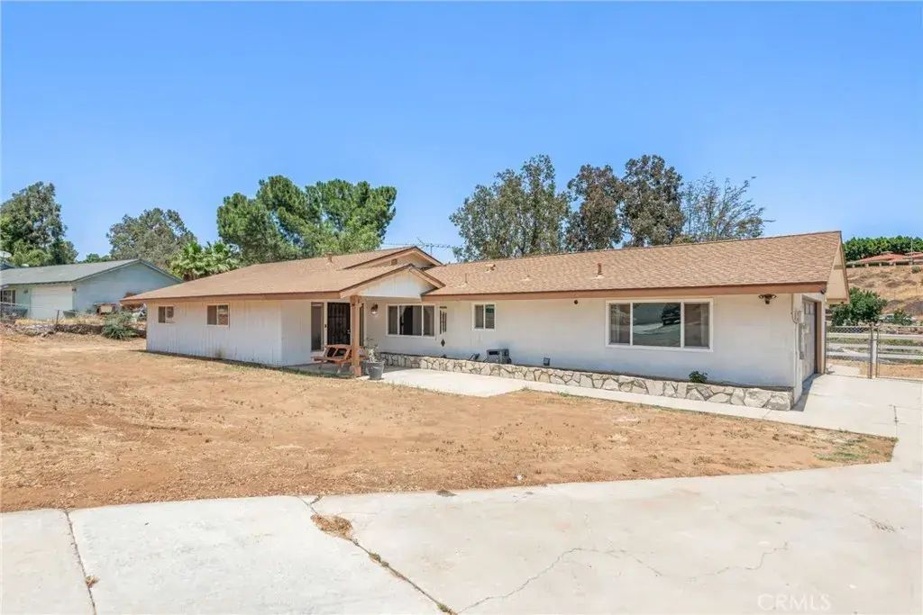 5820 Avenue Juan Bautista, Jurupa Valley