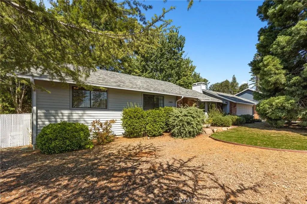 1585 Gate Lane, Paradise