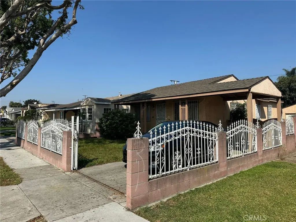 2549 Kansas Avenue, South Gate