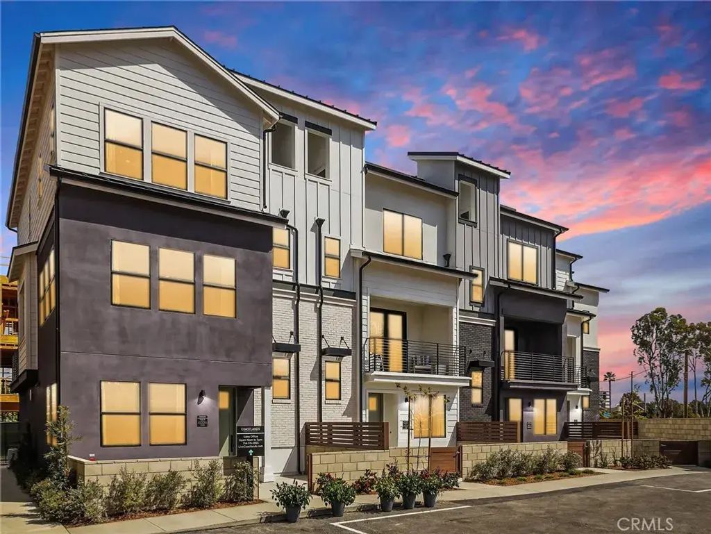 19071 Main Street 105, Huntington Beach