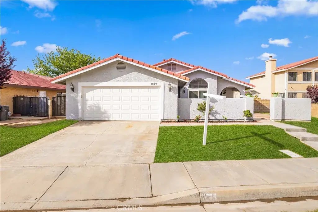 1819 Acosta Avenue, Lancaster