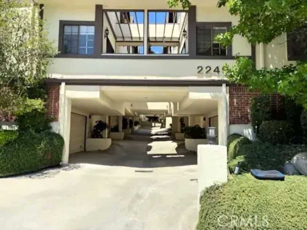 2249 Montrose Avenue 7, Montrose