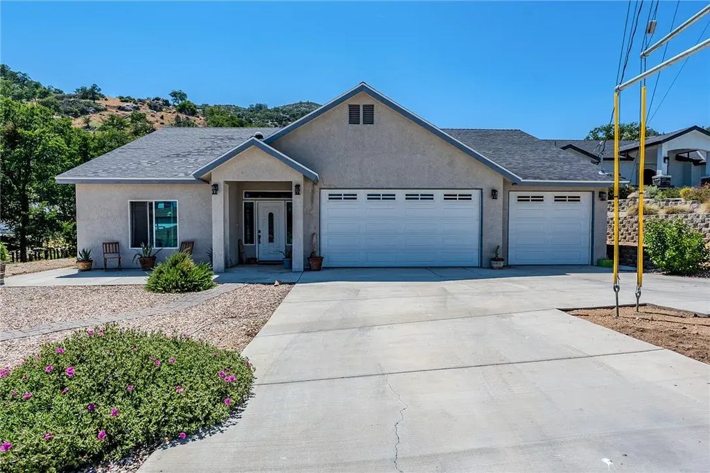 21604 Adam Drive, Tehachapi