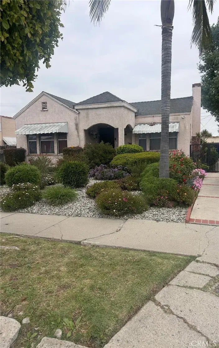 8758 S Hobart Boulevard, Los Angeles