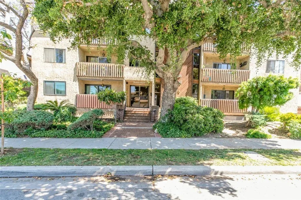 465 Ivy Street 203, Glendale