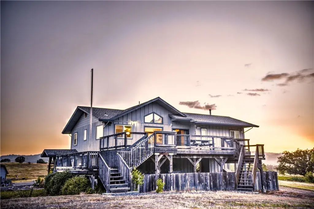 12020 Burris Lane, Potter Valley