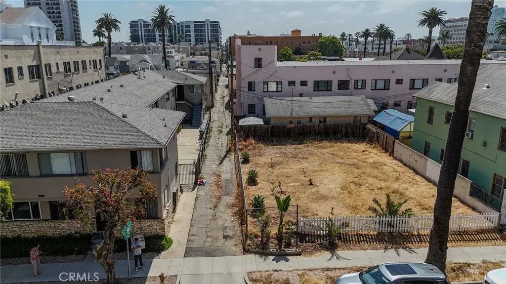 618 Chestnut, Long Beach