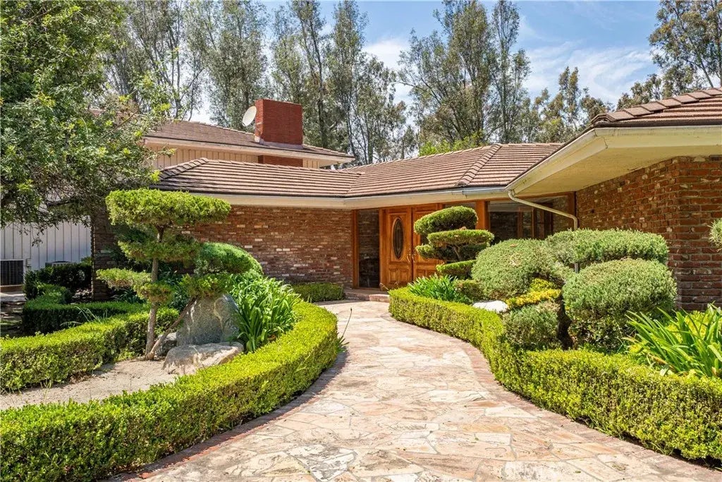 20827 E Mesarica Road, Covina