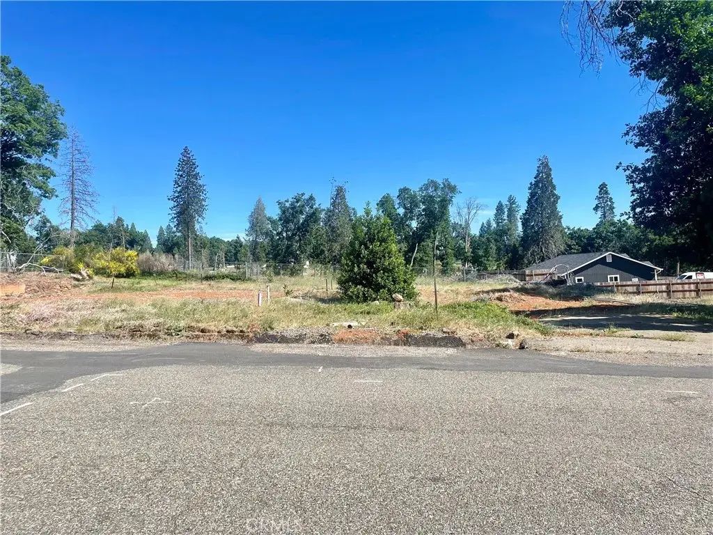 6244 Woodbury, Magalia
