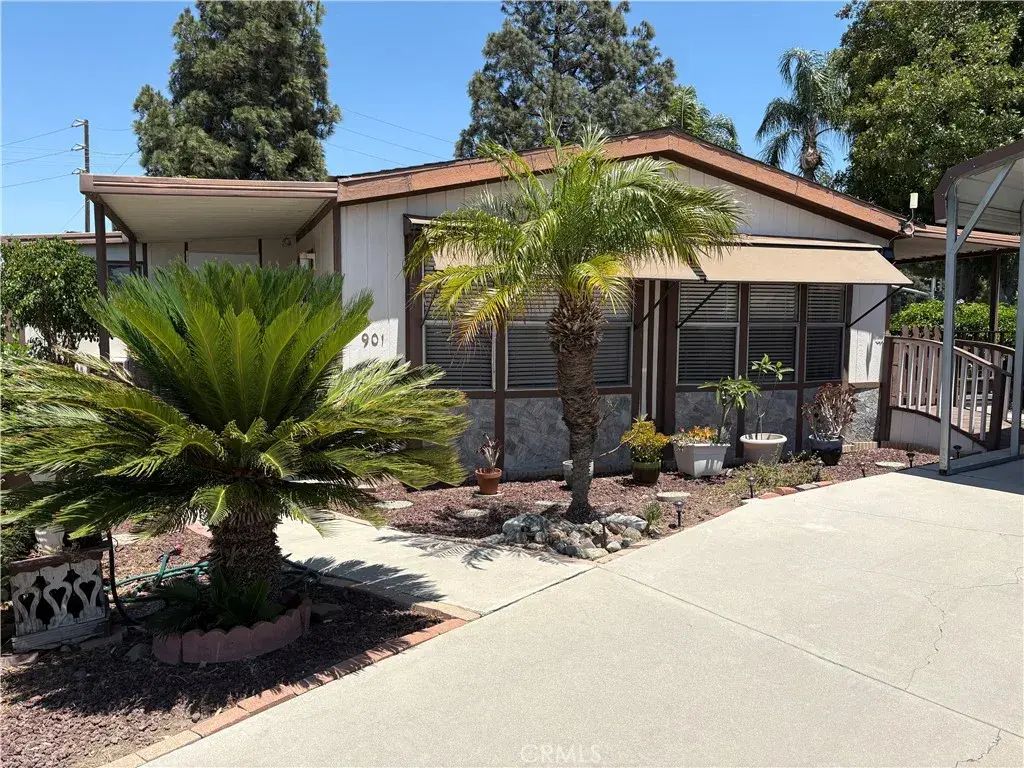 901 Norwich Way, Corona
