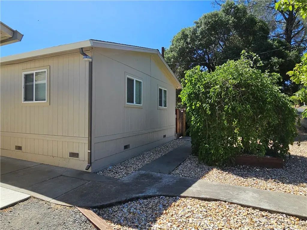 2890 7th Street, Clearlake