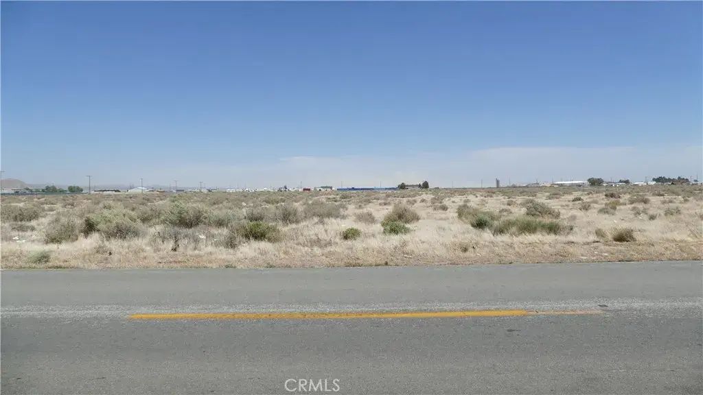 20th Street W, Rosamond