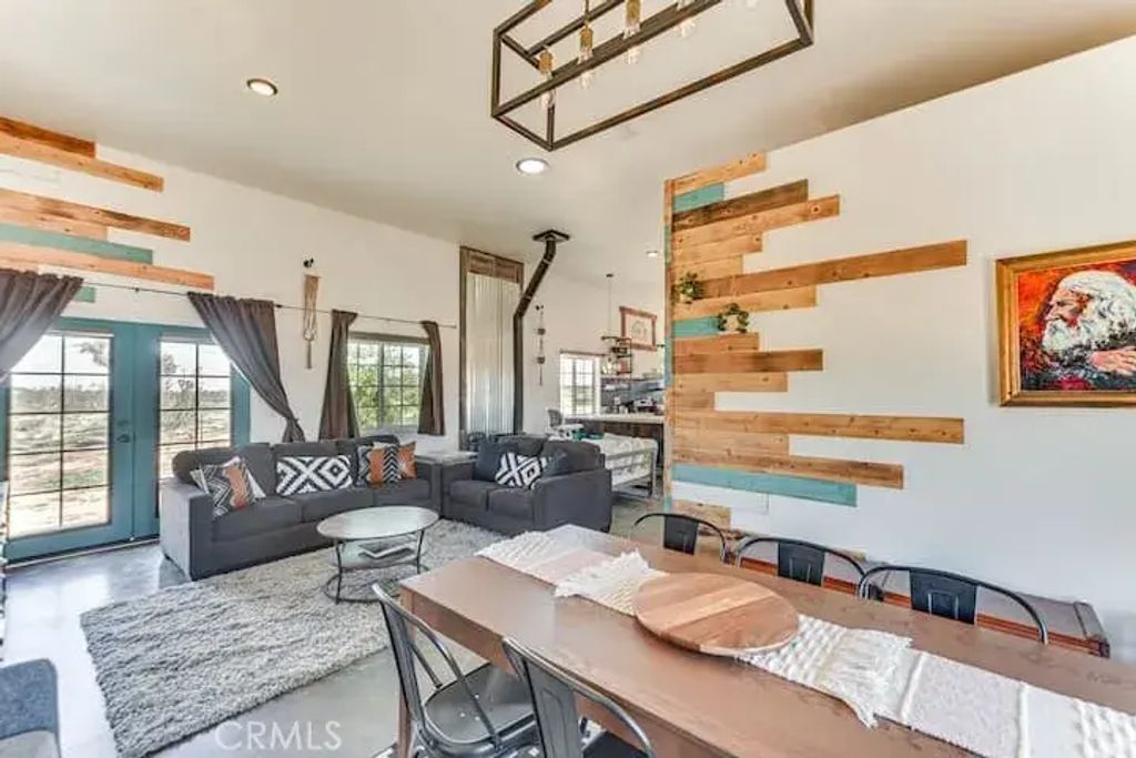 58725 Botkin Road, Landers