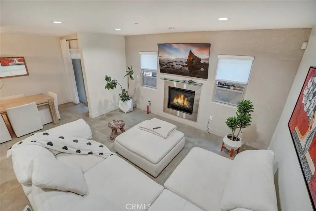 11023 Fruitland Drive 104, Studio City