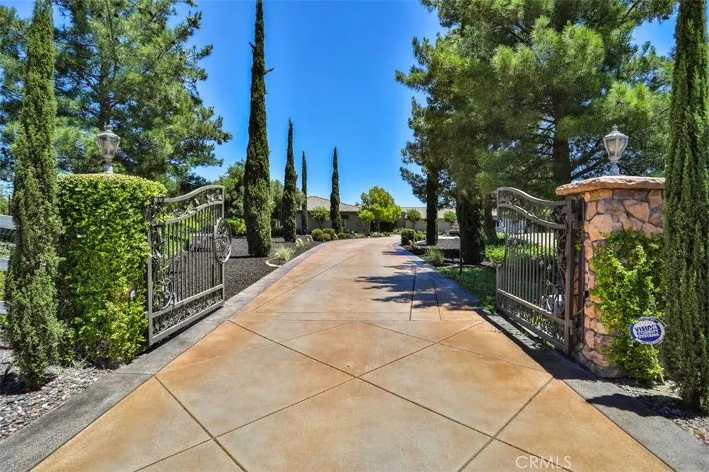 39520 Colleen Way, Temecula