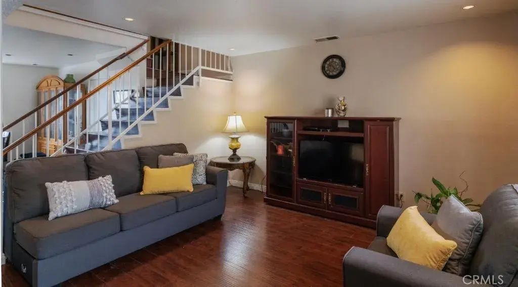 916 E 65th Street 3, Inglewood