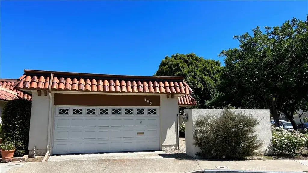 2 Leatherwood Way, Irvine