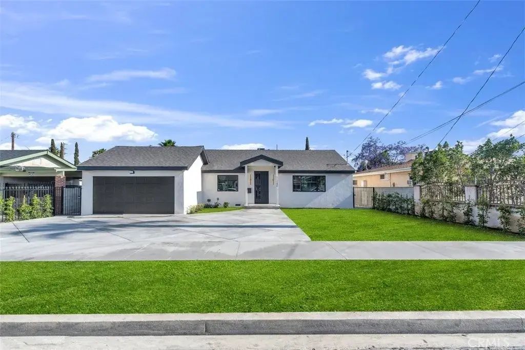 11240 Lull Street, Sun Valley