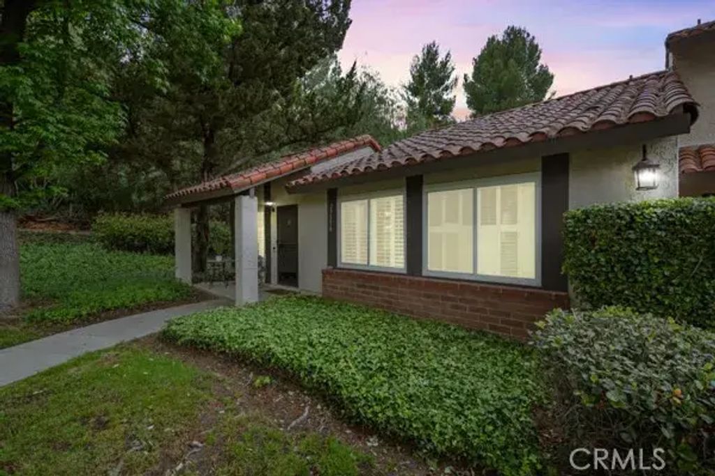 27556 Rondell Street, Agoura Hills