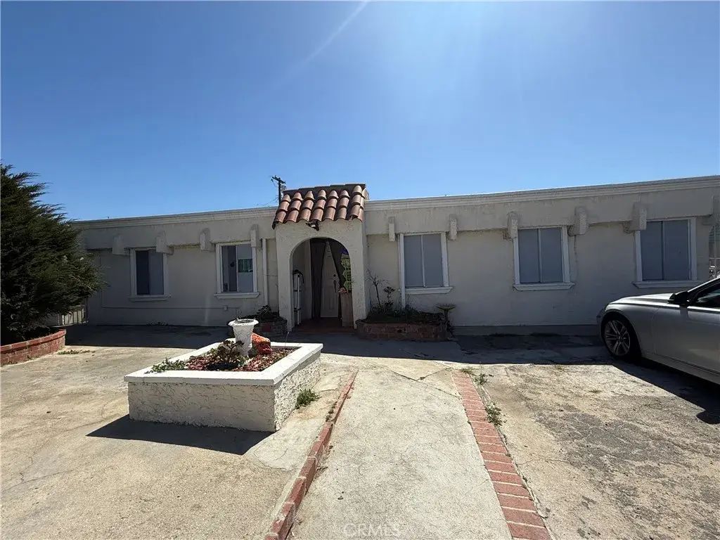 12406 Haley Street, Sun Valley