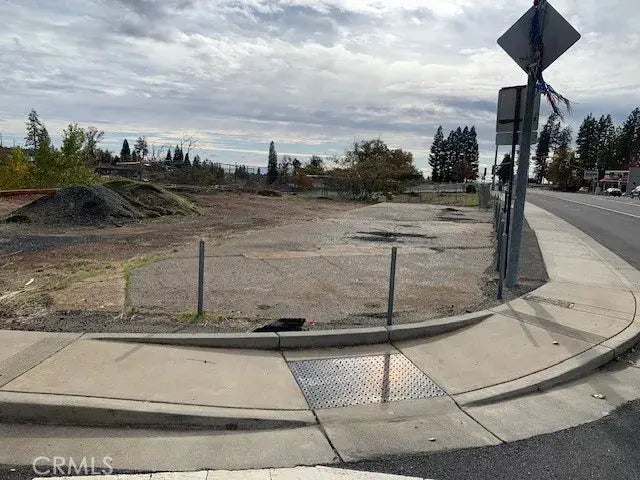 6064 Skyway, Paradise