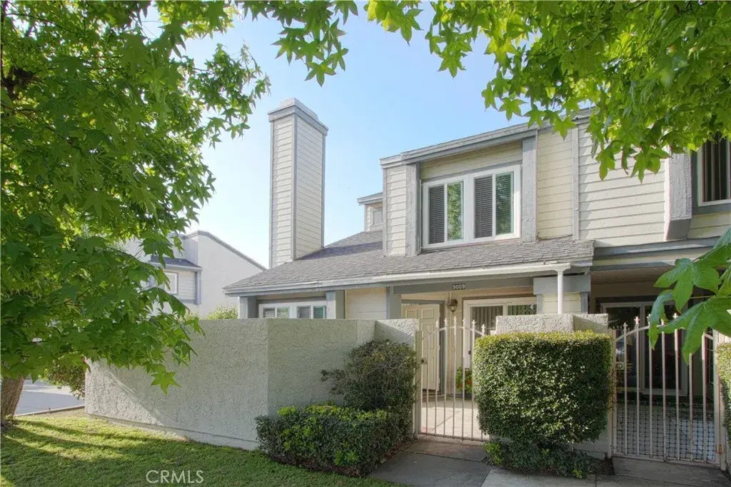 9009 Buckles Street, Downey