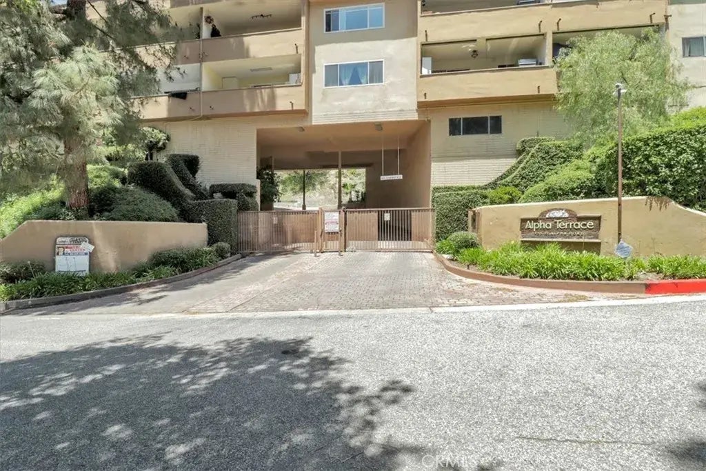 1935 Alpha Road 231, Glendale