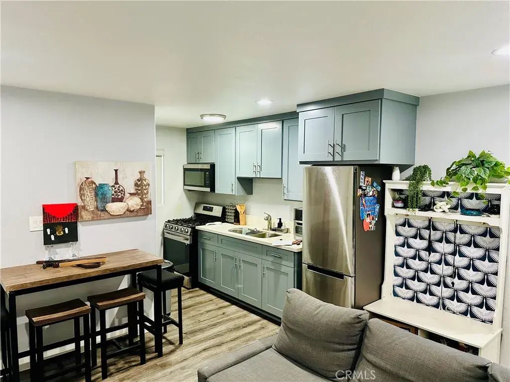 1311 E Pacific Coast, Wilmington