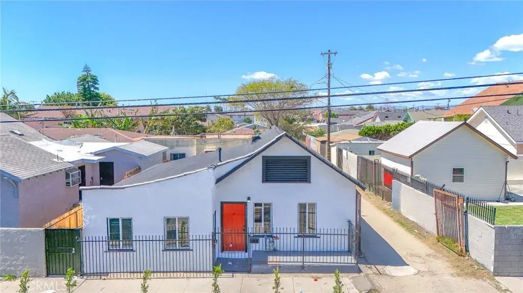 5515 S Hoover Street, Los Angeles