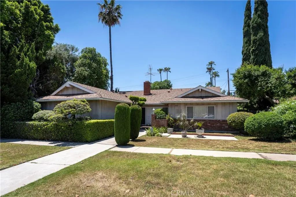 11829 Balboa Boulevard, Granada Hills