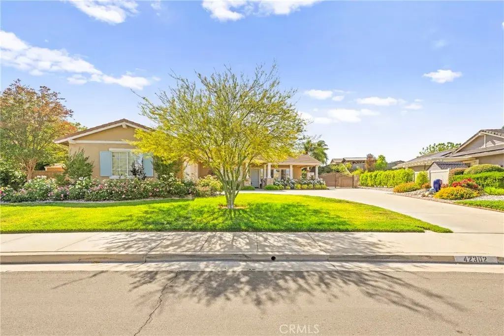 42302 Oregon Trail, Murrieta